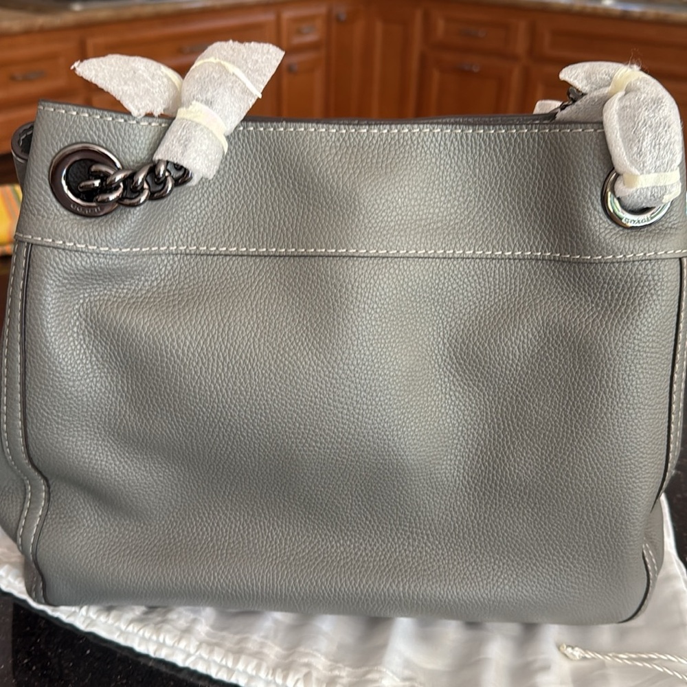 Coach Turnlock Edie Shoulder Bag Dark Heather Gray Pebble Leather New W/Tags - Picture 4 of 16